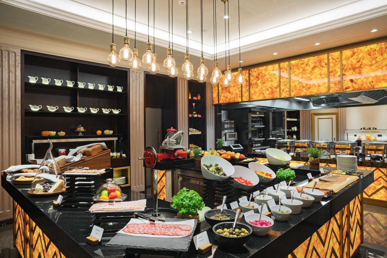 Grand Kempinski Hotel 5*