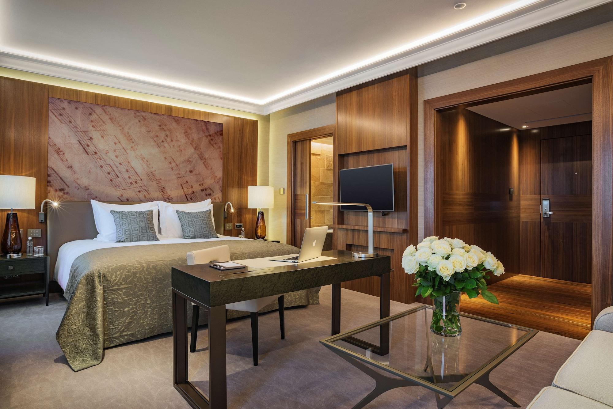 Grand Kempinski Готель Рига