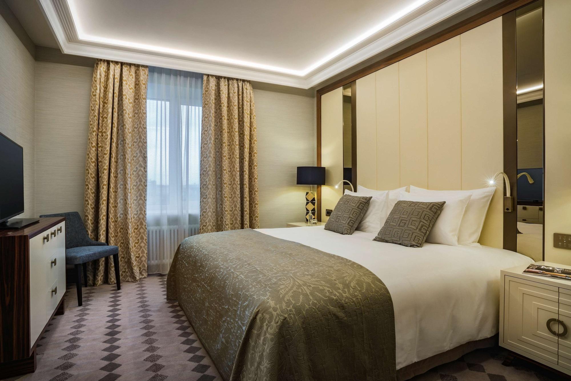 Grand Kempinski Хотел